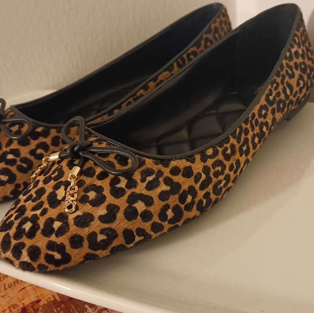 NWOT Michael Kors Nori Leopard Print Flex Flats Women's Shoes, size 10M